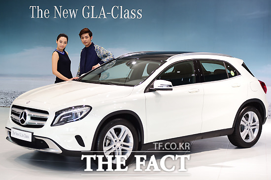 메르세데스-벤츠가 지난달 3538대를 판매, 3303대를 기록한 BMW를 제치고 2년 9개월만에 수입차 브랜드별 점유율 순위에서 1위에 올랐다. / 더팩트 DB