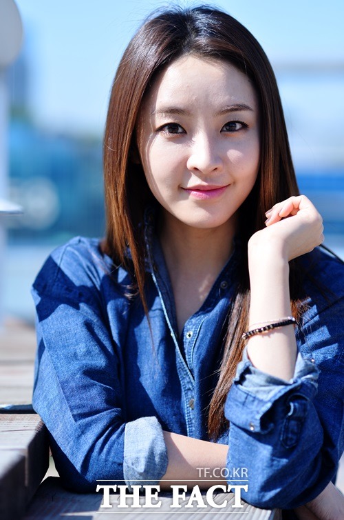 정유미가 욕심 부리지 않고 천천히 자신의 길을 걷고 싶다며 담담하게 설명하고 있다./김슬기 기자