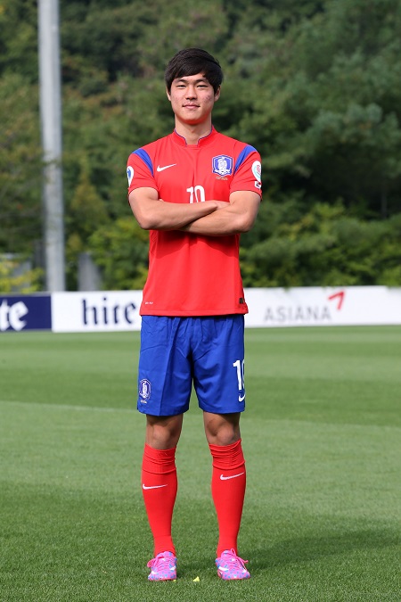 김건희가 9일 미얀마의 운나 테익 스타디움에서 열리고 있는 2014 AFC U-19 챔피언십 조별리그 C조 1차전 베트남과 경기에서 1-0으로 앞선 후반 10분 추가골을 터뜨렸다. / 대한축구협회 제공