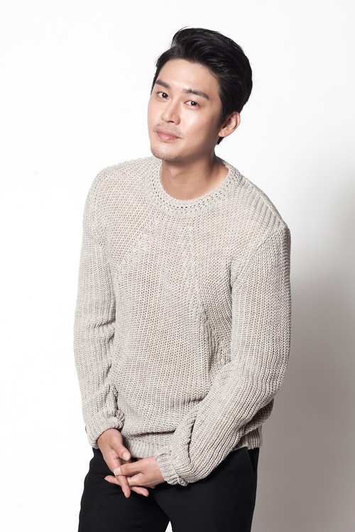 성혁이 솔직한 자신의 성격을 강조하며 자유로운 영혼임을 드러내고 있다./FNC엔터테인먼트 제공