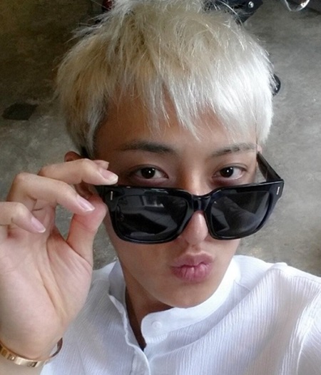 타오 열애설에 대해 SM은 14일 법적 대응을 검토하겠다고 밝혔다./타오 인스타그램