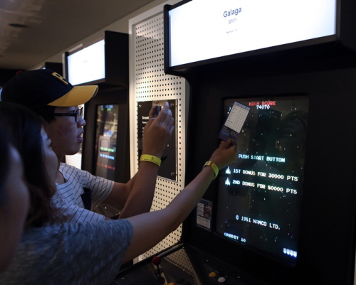 넥슨컴퓨터박물관은 컴퓨터 및 게임 관련 4000여 점이 전시돼 있으며 보는 전시에서 탈피해 참여형 전시를 지향하고 있다. 학생들을 대상으로 과학캠프 등을 진행하며 미래 인재 육성에 이바지하고 있다.