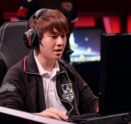 롤드컵 결승에 진출한 한국 대표 삼성 화이트의 정글러 댄디 최인규. 삼성 화이트 댄디 최인규는 로얄클럽과 롤드컵 결승 1세트에서 자르반 4세를 선택, 선취점을 뽑아낸 데 이어 1세트 승리의 주역이 됐다./라이엇게임즈 제공