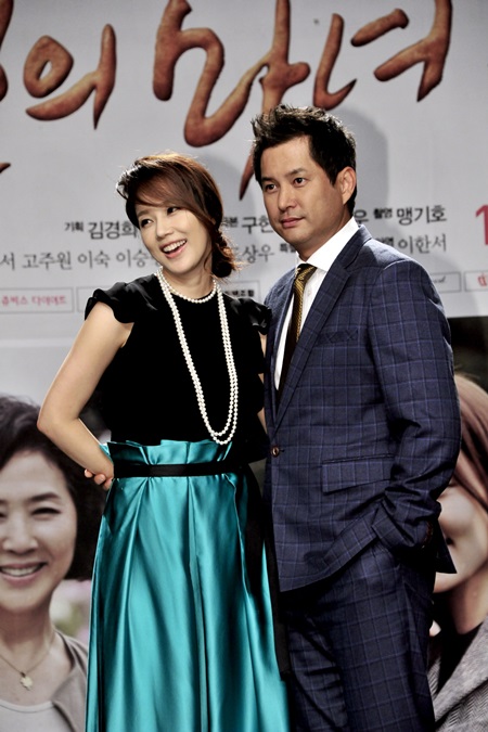 MBC 새 주말드라마 전설의 마녀에서 커플 연기를 펼칠 이종원(오른쪽) 오현경. / MBC 제공