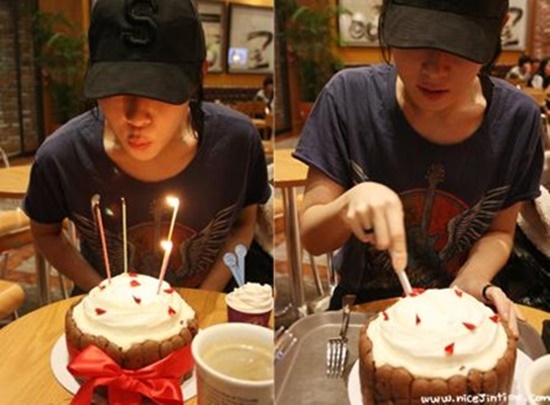 김진 이윤창 웹툰작가의 열애설이 제기된 가운데 김진의 외모가 궁금증을 불러일으키고 있다./김진 블로그