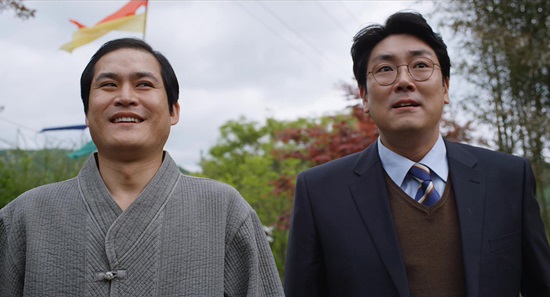 우리는 형제입니다에서 형제로 호흡을 맞춘 김성균(왼쪽)과 조진웅./우리는 형제입니다 스틸