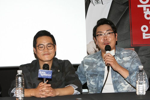 영화 우리는 형제입니다는 김성균(왼쪽)조진웅의 연기색이 두드러지는 영화다./쇼박스 미디어플렉스 제공