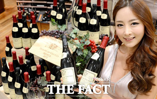 버건디 의미는 무엇일까. 버건디 의미는 프랑스 부르고뉴(Burgundy)산 와인을 일컫는 말로 단어 그대로 와인에서 따온 컬러를 뜻한다./더팩트 DB