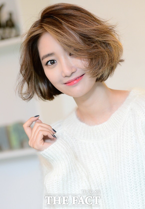 단발머리를 하고 단발 여신이 된 고준희는 인터뷰 내내 머리를 만지작거려 웃음을 자아냈다./김슬기 기자