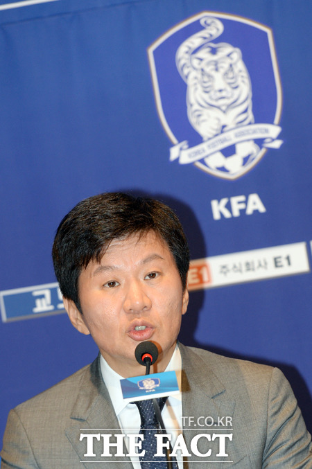정몽규 대한축구협회장이 FIFA 집행위원에 출마한다. 정 회장이 지난 5월 20일 파주국가대표팀트레이닝센터에서 열린 역대 대표팀 감독 오찬 자리에서 말하고 있다. / 임영무 기자