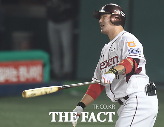 11년 만에 50홈런 고지를 밟은 박병호가 플레이오프에서 부진하고 있다. / 목동구장 = 최용민 기자