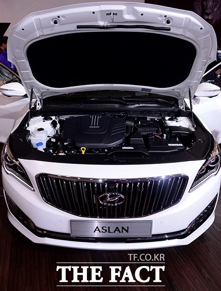 아슬란은 가솔린 엔진인 람다II V6 3.0 GDi와 람다II V6 3.3 GDi 등 두 개의 엔진라인업으로 운영된다./ 김슬기 기자