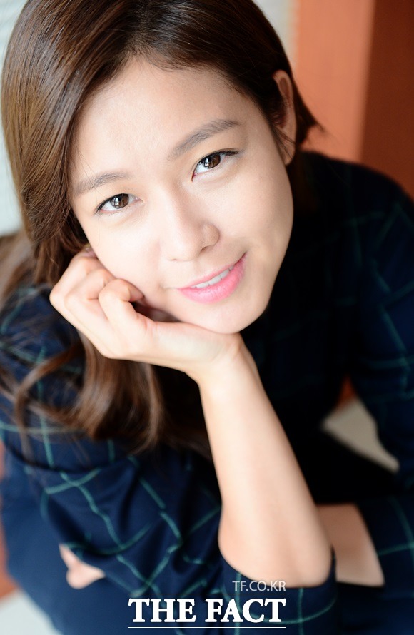 배우 경수진이 여성스럽고 우아한 외모와는 달리 털털한 성격으로 취재진의 눈길을 끌었다. / 김슬기 기자