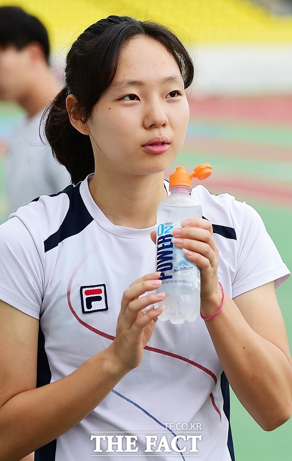 [전국체전] '2관왕' 김민지, 女 200M '금빛 레이스' - 스포츠종합 > 기사 – 더팩트” style=”width:100%” title=”[전국체전] ‘2관왕’ 김민지, 女 200m ‘금빛 레이스’ – 스포츠종합 > 기사 – 더팩트” loading=”lazy”><figcaption>[전국체전] ‘2관왕’ 김민지, 女 200M ‘금빛 레이스’ – 스포츠종합 > 기사 – 더팩트</figcaption></figure>
<figure><img decoding=