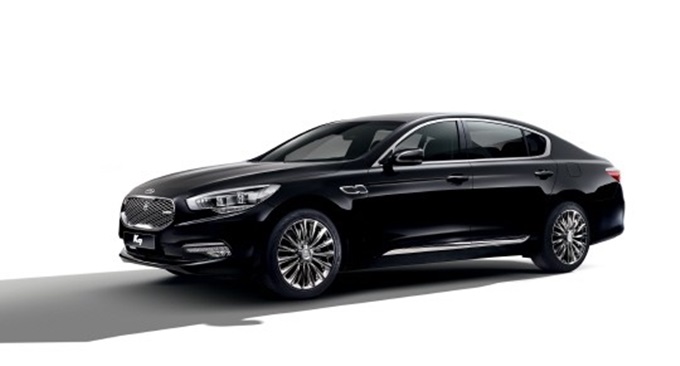 기아자동차의 대형 세단 K9이 5000cc급 엔진을 탑재하고 초대형 프리미엄 세단으로 거듭난다. /기아차 제공