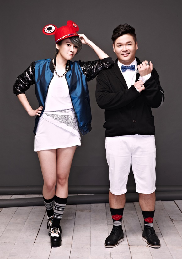 혼성 듀오 알맹의 최린 이해용(오른쪽)이 더팩트와 인터뷰에서 유쾌한 매력을 뽐냈다. /YNB 제공