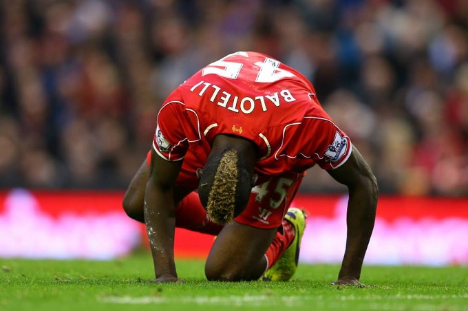 많은 기대를 받고 리버풀에 합류한 발로텔리가 리그에서 골을 터뜨리지 못하고 있다.