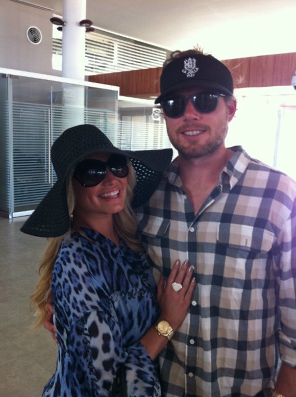 가수 제시카 심슨과 전 NFL 선수 에릭 존슨 부부가 불화를 겪고 있다. / 제시카 심슨 공식 홈페이지