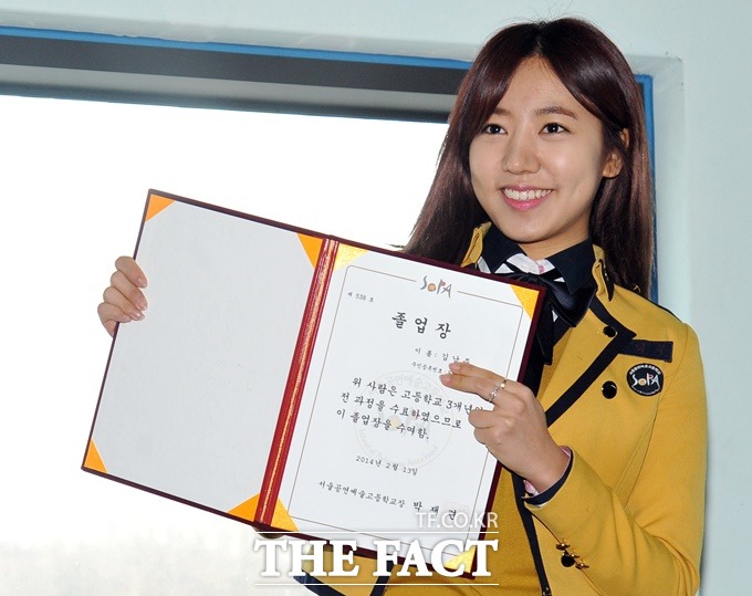 에이핑크 김남주는 지난해 수능을 봤지만 대학에 진학하지 않고 고졸 스타로 당당하게 프로 무대에서 커리어를 쌓고 있다. /김슬기 기자