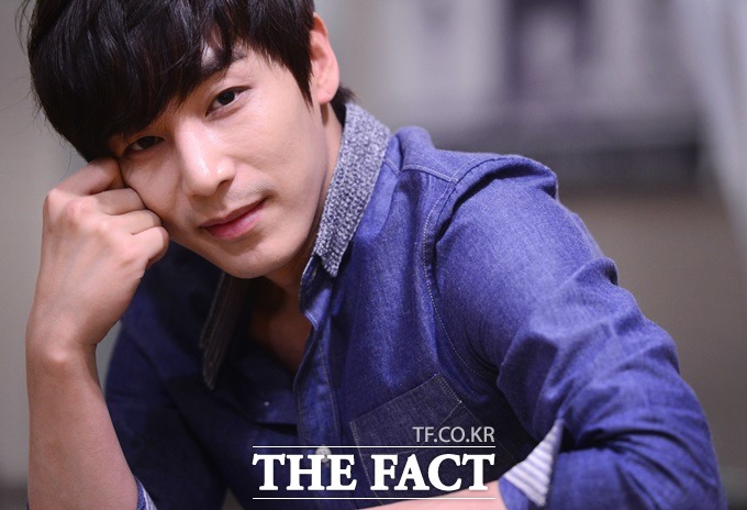 배우 진이한이 SBS 주말극 떴다 패밀리에 출연한다. / 더팩트DB