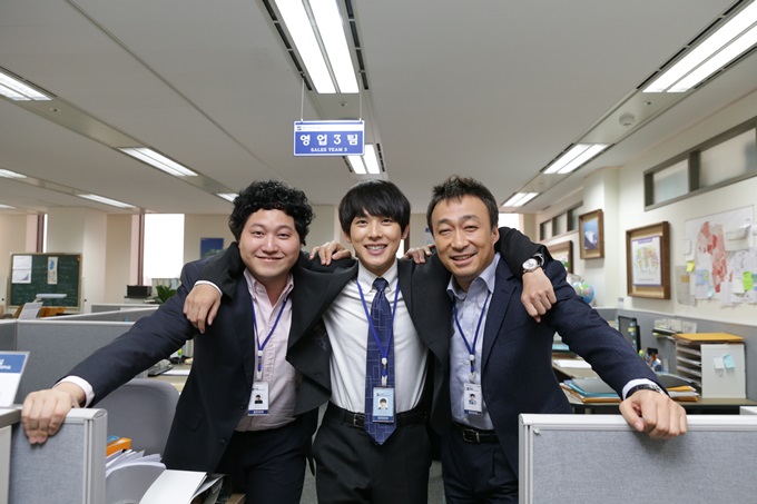 영업3팀의 2차 접대 에피소드는 드라마의 극적 재미를 높였다. / tvN 제공
