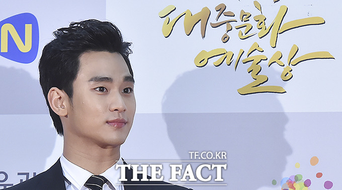 2014 대한민국 대중문화예술상에서 2관왕을 차지한 SBS 드라마 별에서 온 그대의 주연배우 김수현./최진석 기자