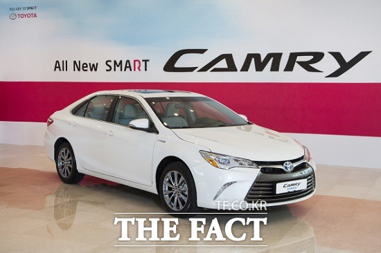 18일 한국도요타자동차가 자사 베스트셀링 모델인 중형 세단 2015 올 뉴 스마트 캠리를 국내 시장에 출시했다. / 한국도요타자동차 제공