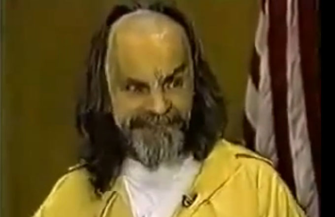 샤론 테이트를 살해한 찰스 맨슨(80)이 26세의 여성과 옥중 결혼 한다. /유튜브 영상 캡처