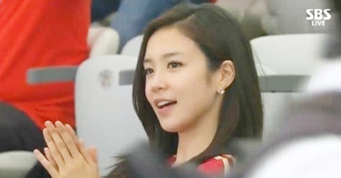 매직아이 장예원 아나운서의 외모가 눈길을 끌고 있다. / SBS 방송 캡처