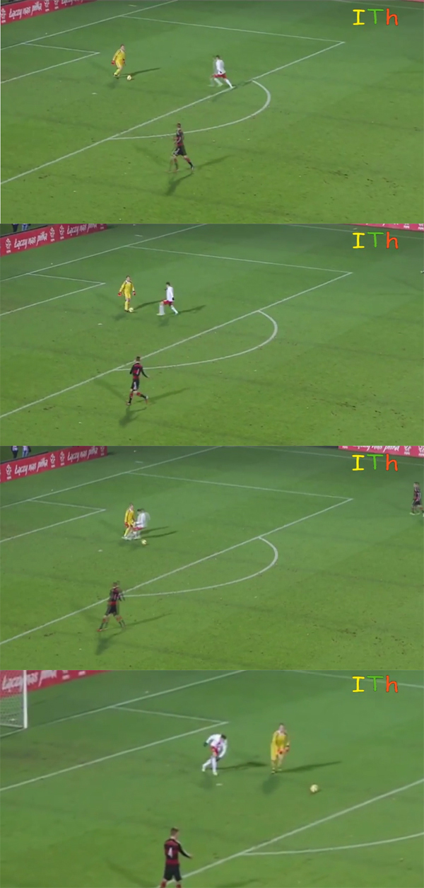 독일 20세 이하 축구 대표팀 골키퍼 마빈 슈와베가 폴란드 대표팀 공격수를 재치있는 동작으로 위기 상황에서 탈출했다. / 유튜브 캡처