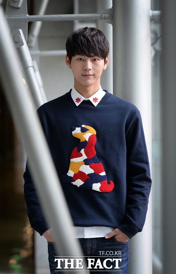 20일 종영한 웹드라마 연애세포에서 남자 주인공 마대충을 연기한 신인배우 박선호가 지난 10일 서울 금천구 가산동에 있는 <더팩트> 사옥에서 포즈를 취하고 있다./임영무 기자