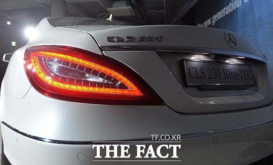 더 뉴 제너레이션 CLS-클래스는 기존의 우아하고 날렵한 디자인 비율이 절묘하게 조화를 이루고 있다.