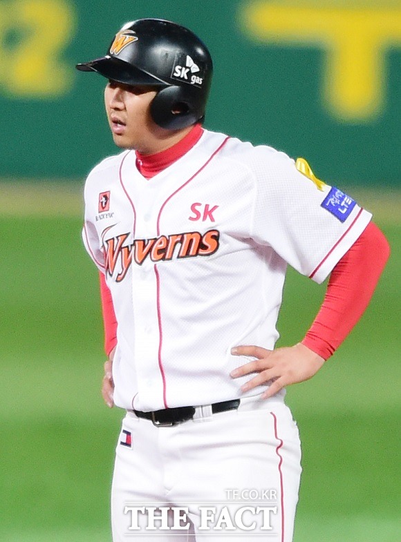 SK가 26일 FA 최정과 역대 최고 대우인 4년간 총액 86억 원으로 계약을 체결했다고 밝혔다. / 배정한 기자