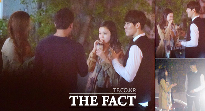 박태환(왼쪽 사진 맨오른쪽)과 장예원(오른쪽에서 두 번째) 아나운서는 지난달 19일 지인과 함께 첫 만남을 가졌다. 류윤지(왼쪽 사진 맨 왼쪽)) MBC 수영 해설 위원과 서인 MBC 아나운서가 박태환-장예원 아나운서와 함께 길거리에서 커피를 마시며 이야기를 나누고 있다. /이새롬 기자