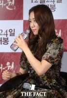 [TF사진관] 박신혜, 물도 가려서 마시는 '새침한 왕비'