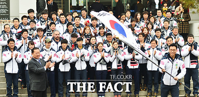 2020년  하계 올림픽을 도쿄에서 여는 일본이 2026년 동계 올림픽도 유치하려는 움직임을 보이고 있디. 사진은 2014년 소치 동계 올림픽 한국 선수단. / 더팩트 DB