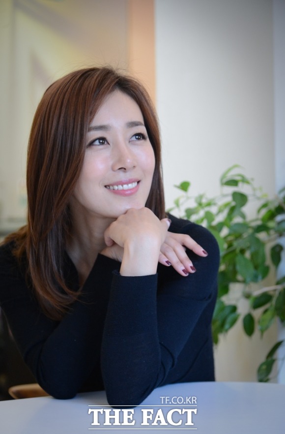 배우 문정희는 뜻밖에 재밌다는 사람들의 반응에 만족스럽다고 말하며 미소를 보였다./이효균 기자