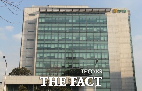 http://news.tf.co.kr/read/economy/1457926.htm 농협은행 파밍사건, 오늘(9일) 선고