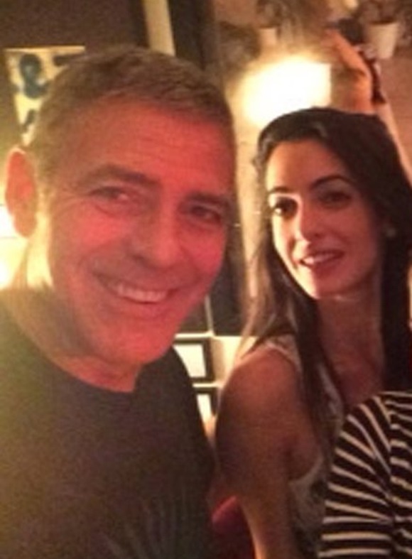 배우 조지 클루니(왼쪽) 아내 아말 알라무딘의 임신설이 제기된 가운데 측근이 이를 부인했다.  / 아말 알라무딘 SNS