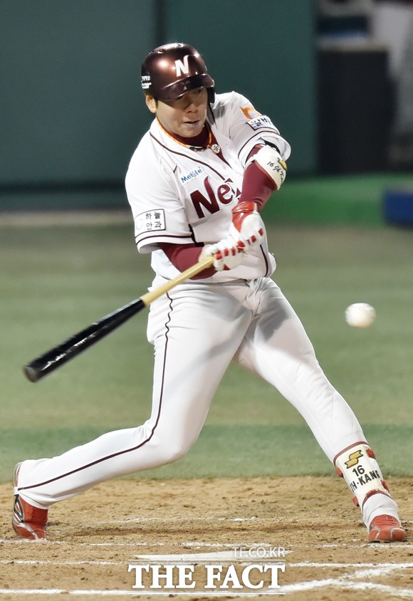 한국야구위원회가 15일 넥센의 요청에 따라 메이저리그 사무국에 강정호를 포스팅해줄 것을 요청했다고 밝혔다. / 최진석 기자