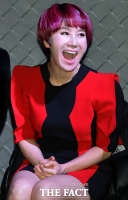 [TF포토] 박혜경, '팬들의 응원에 함박웃음'