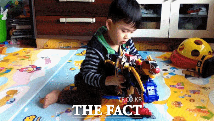 파워레인저 다이노포스가 아이들 사이에서 인기를 끌고 있다. / 더팩트 DB