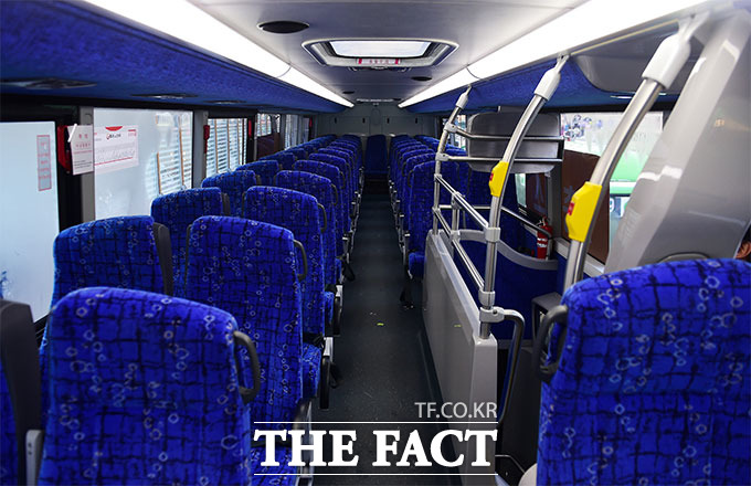 2층 광역버스 첫 운행 소식에 누리꾼들의 관심이 쏠렸다. /더팩트 DB