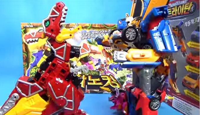파워레인저 다이노포스 티라노킹을 구매하고자 하는 학부모들의 열기가 더해져 가고 있다. / 토이푸딩TV 유튜브 영상 캡처