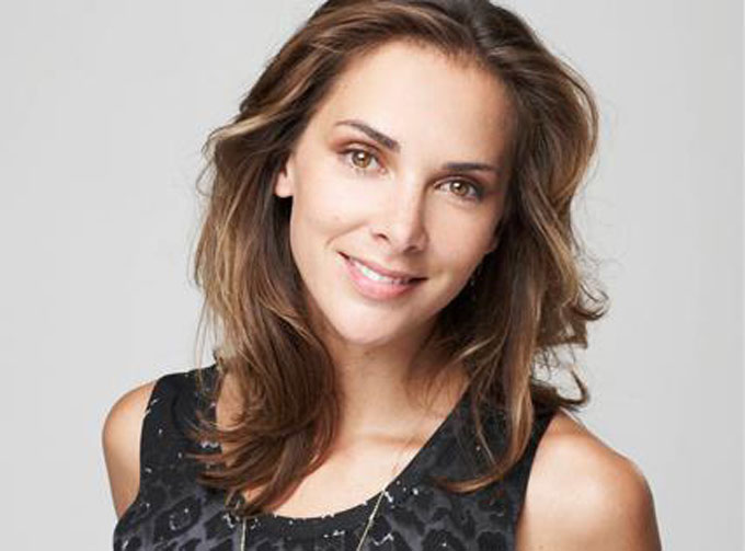 멜리사 도리오는 미스 프랑스 출신의 아나운서다. 멜리사 도리오가 최근 비공개 휴가를 즐기는 모습이 미국 연예매체에 포착돼 많은 누리꾼들의 관심을 받고 있다. /멜리사 도리오 페이스북