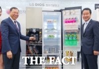  '다시 맞붙은' 삼성 윤부근 vs LG 조성진…가전 1위 기싸움