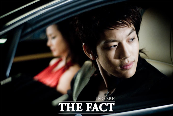 세븐, 전역 연기 왜? 세븐의 군생활 소식이 조명을 받았다. 세븐은 이미 전역을 했다./ 더팩트 DB