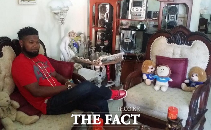 28일 삼성과 재계약에 성공한 나바로가 팀 우승을 위해 최선을 다하겠다고 밝혔다. / 삼성 제공