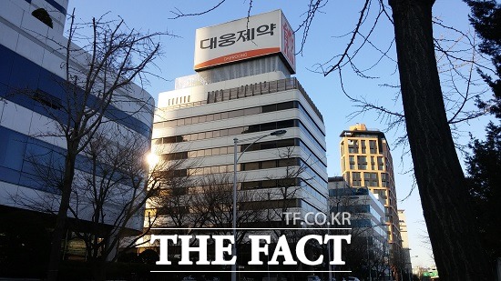 피로회복제 우루사로 유명한 대웅제약 뒤편으로 보이는 라테라스. /삼성동=변동진 기자