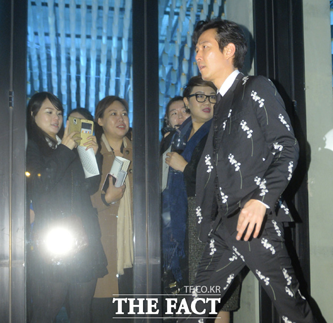 가요대제전 에일리 효린 제시, 이명박 전 대통령 4대강 사업, 기성용 시즌 첫 도움, 이정재 임세령, SBS 연기대상 한예슬, 담뱃값 인상, 이종석 박신혜, 소니 해커들, FA 시장 마감, 해피투게더 이기광 등의 검색어가 2일 네티즌들의 관심을 받고 있다. / 문병희 기자